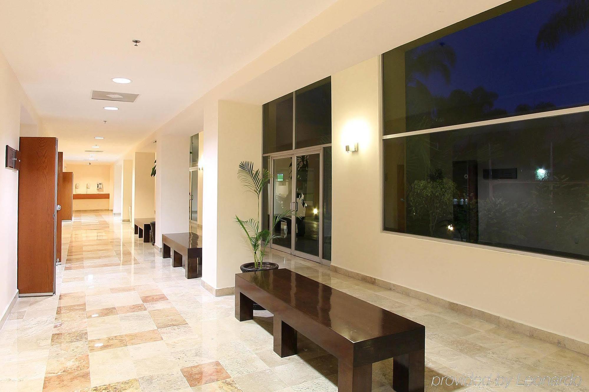 Fiesta Inn Express San Luis Potosi Oriente Exterior photo