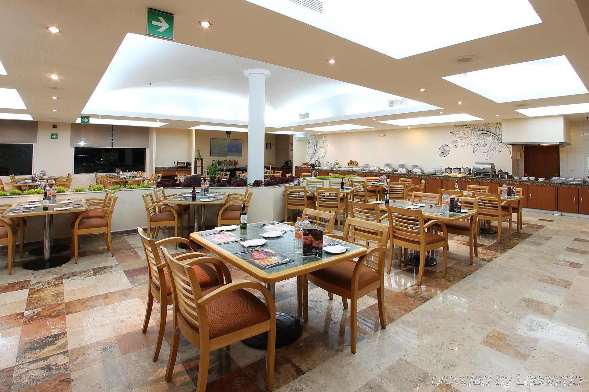 Fiesta Inn Express San Luis Potosi Oriente Exterior photo