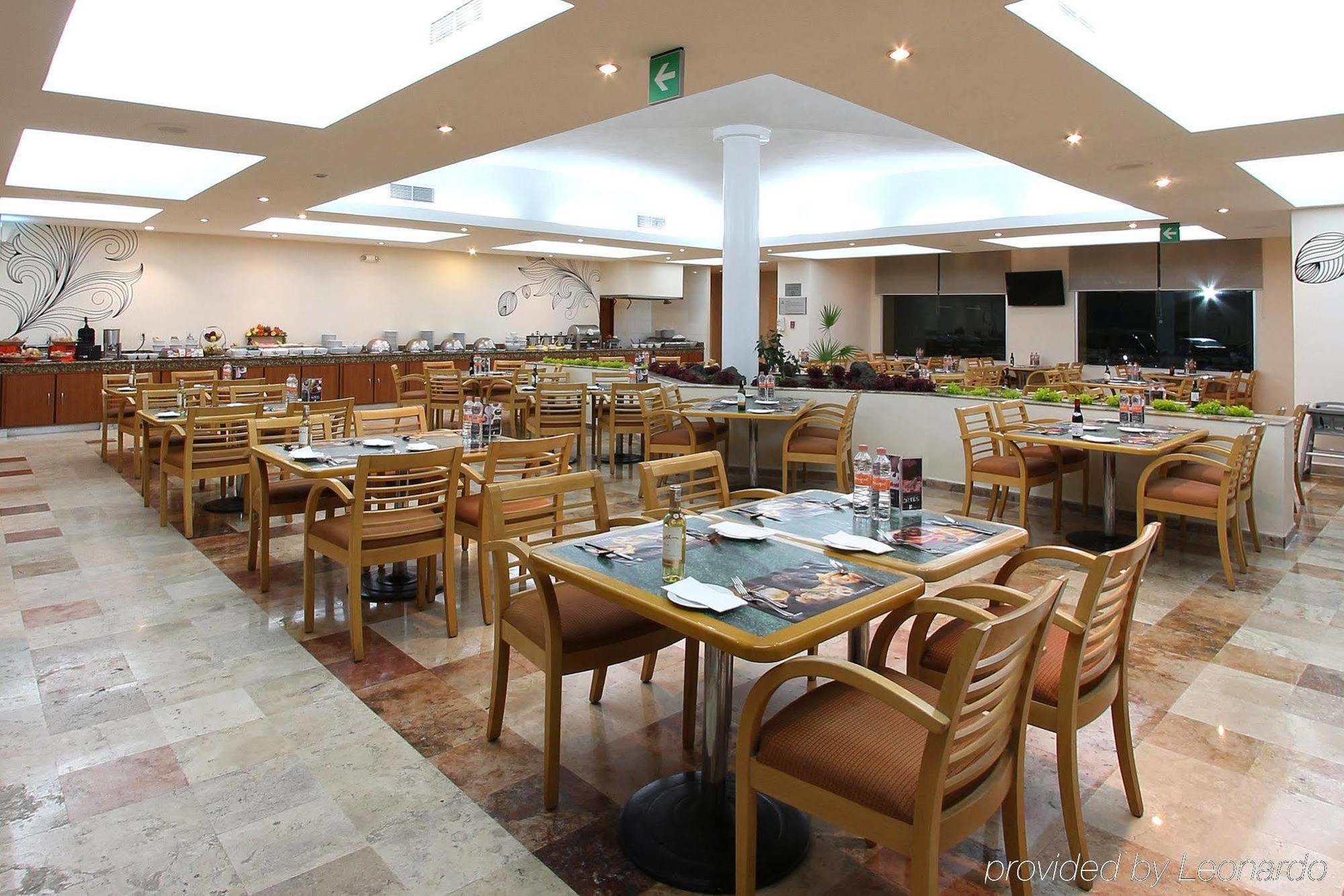 Fiesta Inn Express San Luis Potosi Oriente Exterior photo