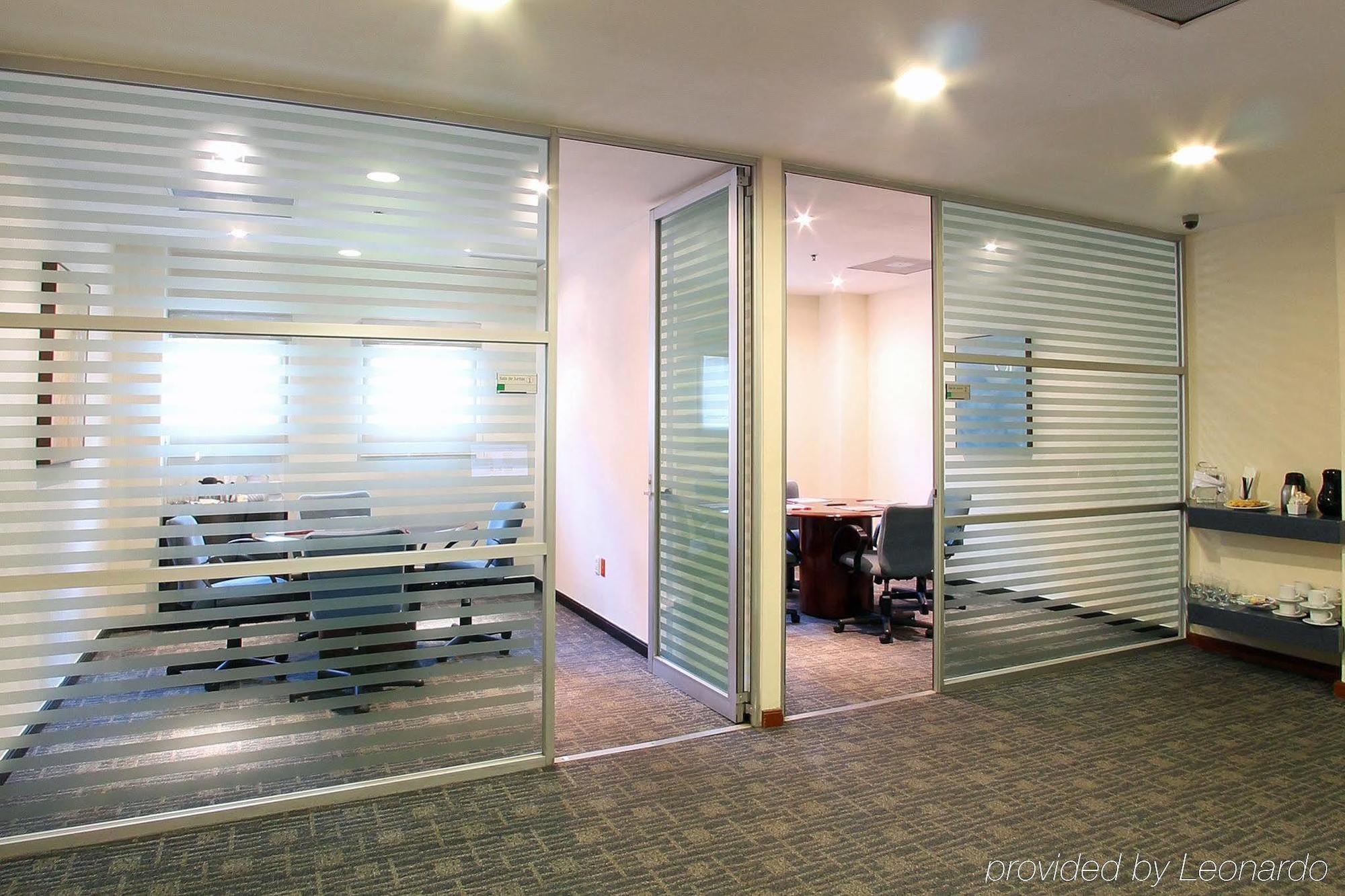 Fiesta Inn Express San Luis Potosi Oriente Exterior photo